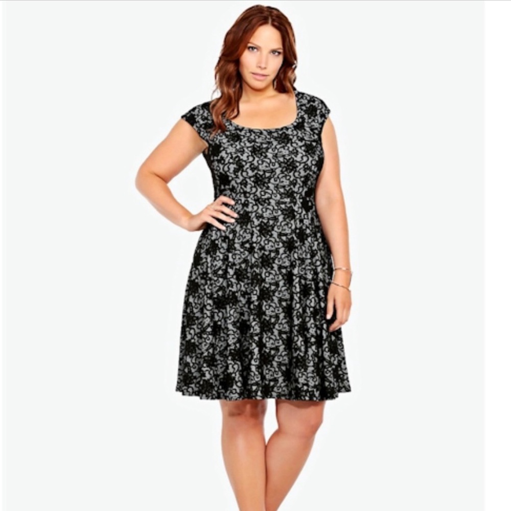 Torrid black lace print dress 1x
